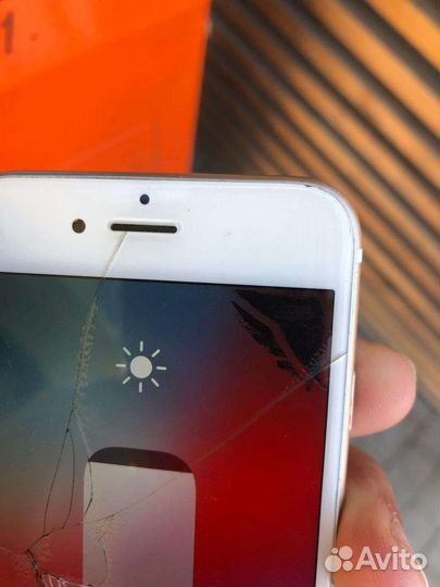 Телефон iPhone 6