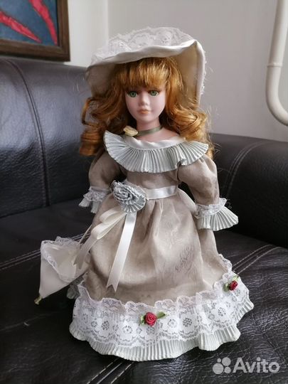 Кукла фарфоровая коллекционная, 25 см