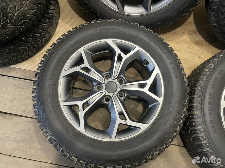 Зимние колеса R17, 5:114.3, Nokian 225/65/17