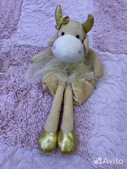 Мягкая игрушка с отсеком для подарка