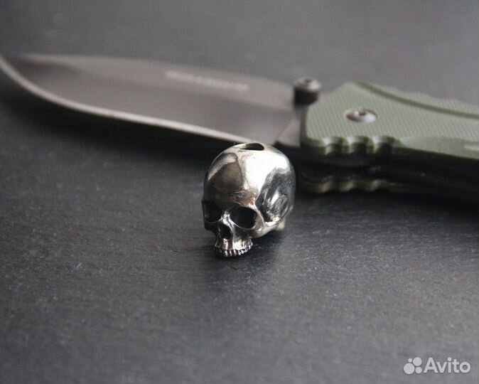 Бусина на темляк череп, темлячная бусина