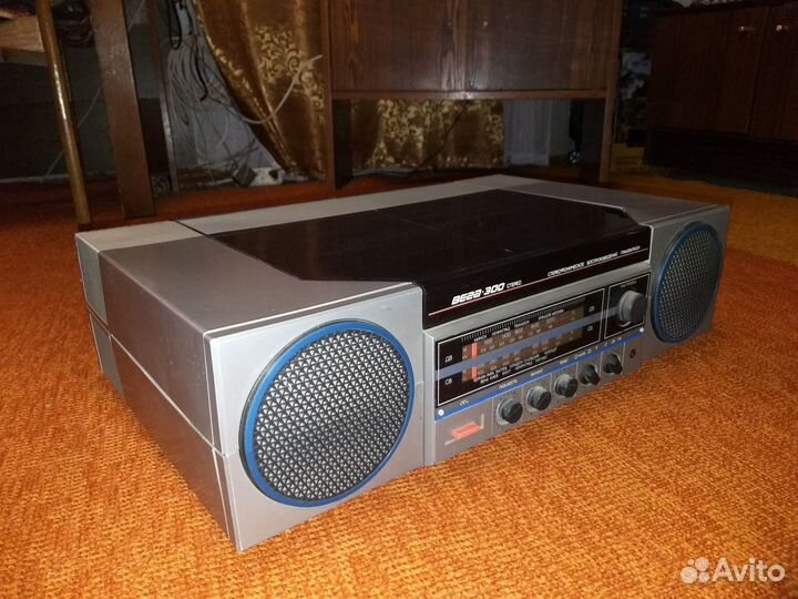 Продам радиолу советскую вега-300