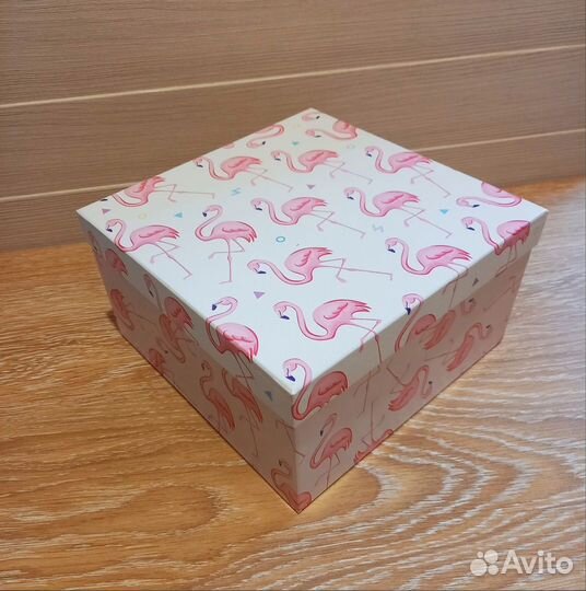 Коробка подарочная новая