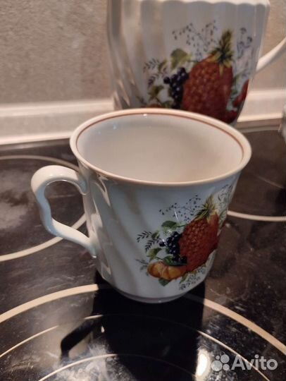 Набор графин кувшин и 3 кружки новый