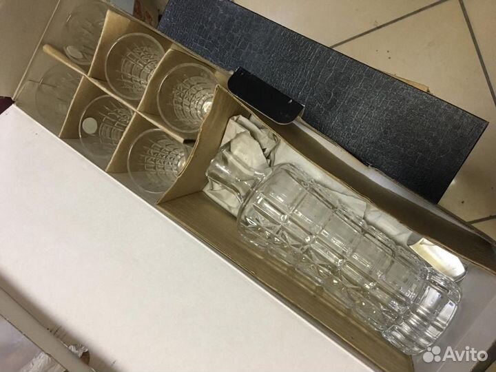 Новые. Графин и рюмки в упаковке, хрусталь