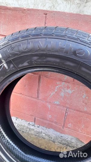 Kumho 722 235/65 R17 104B