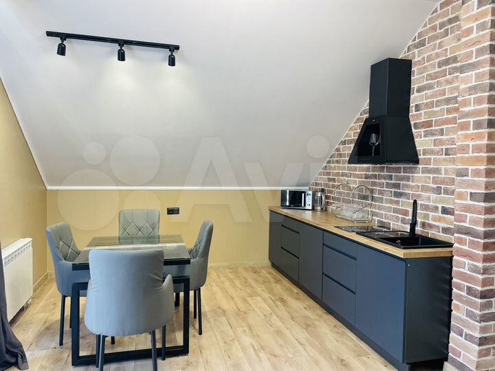 2-к. квартира, 58 м², 4/4 эт.