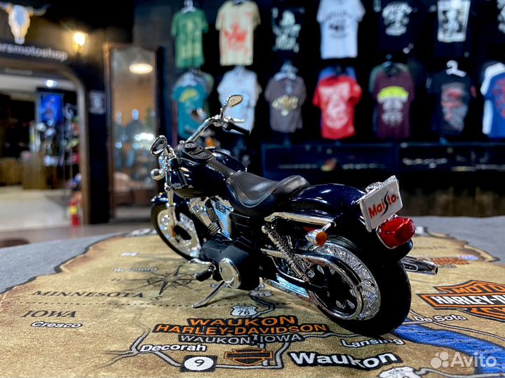 Модель мото Harley Davidson 2006 Dyna Street Bob