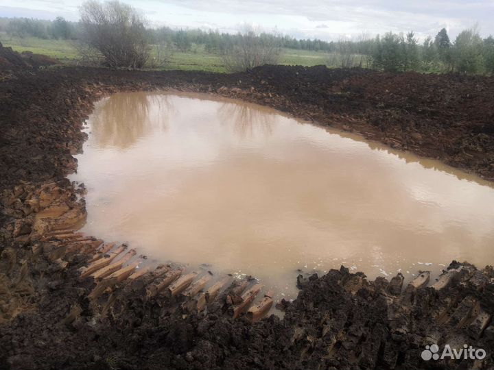 Машинист полноповоротного гусеничного экскаватора
