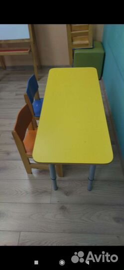 Детский стол и стульч
