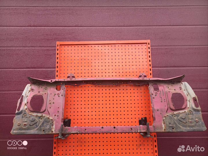 Панель телевизор Nissan Patrol y 60