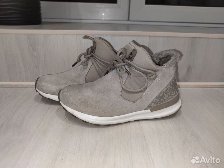 Кроссовки демисезонные