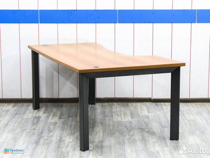 Стол офисный угловой