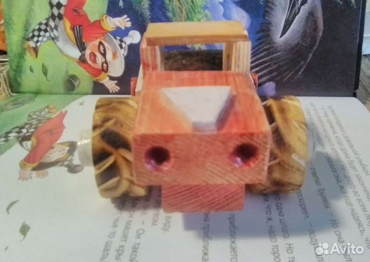 Игрушечная машина каток