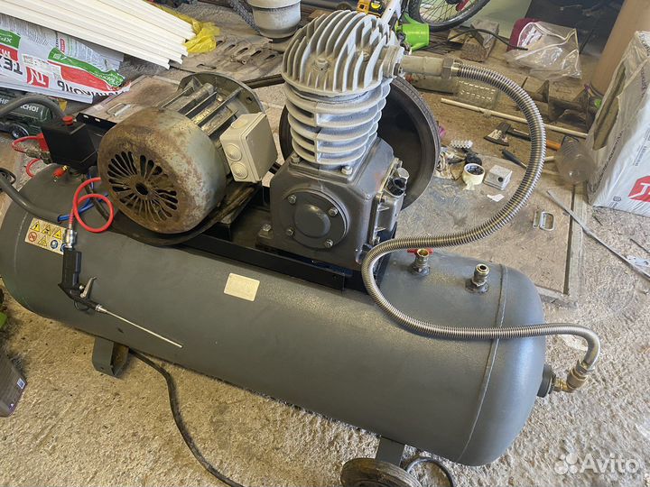 Воздушный компрессор