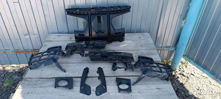 Кронштейн переднего бампера Рено Меган 2