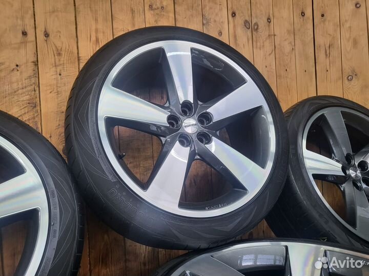 R22 Vredestein Ultrac Vorti 275/40, PCD 5x120 DIA 72.6