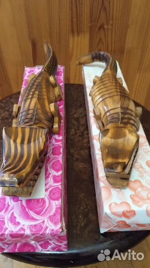 Сувенир / Деревянные крокодилы