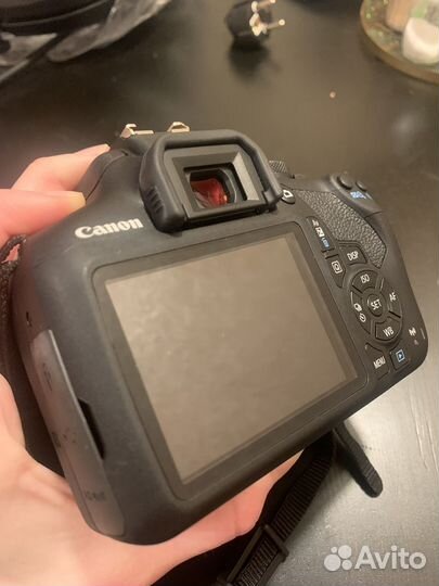 Зеркальный фотоаппарат canon eos 2000d