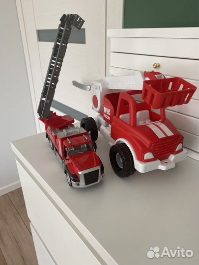 Машинки 2 шт (мчс + Пожарная)
