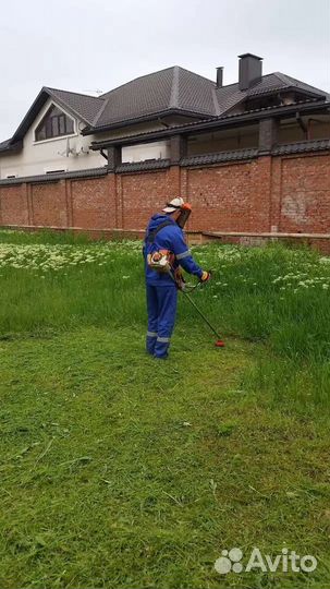 Покос травы триммером