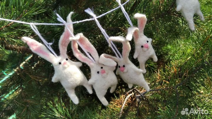 Игрушка валяная зайчик