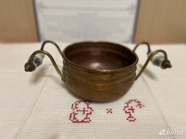 Небольшие медные кашпо три шт