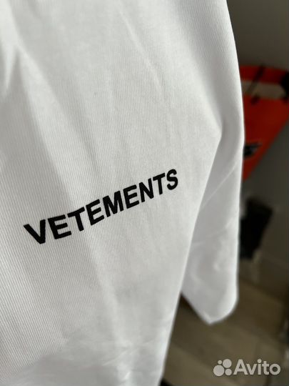 Футболка vetements