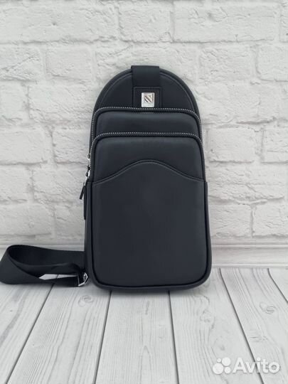 Мужская нагрудная сумка натуральная кожа