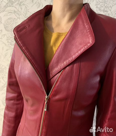 Кожаный плащ женский 42 красный