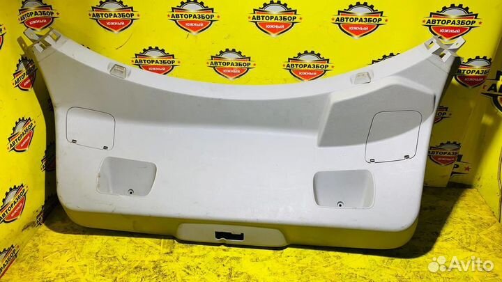 Обшивка крышки багажника Renault Laguna 3