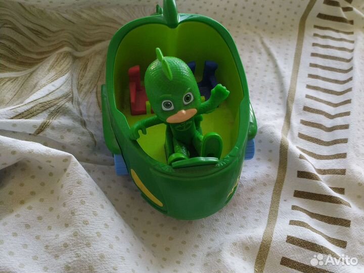 Герои в масках игрушки