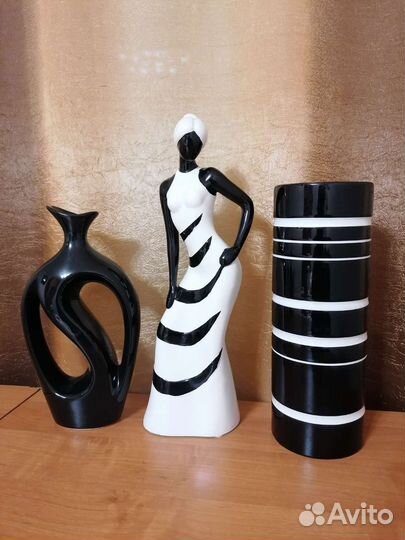 Вазы, девушка, слоники