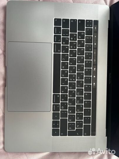 Apple MacBook pro 15 A1990