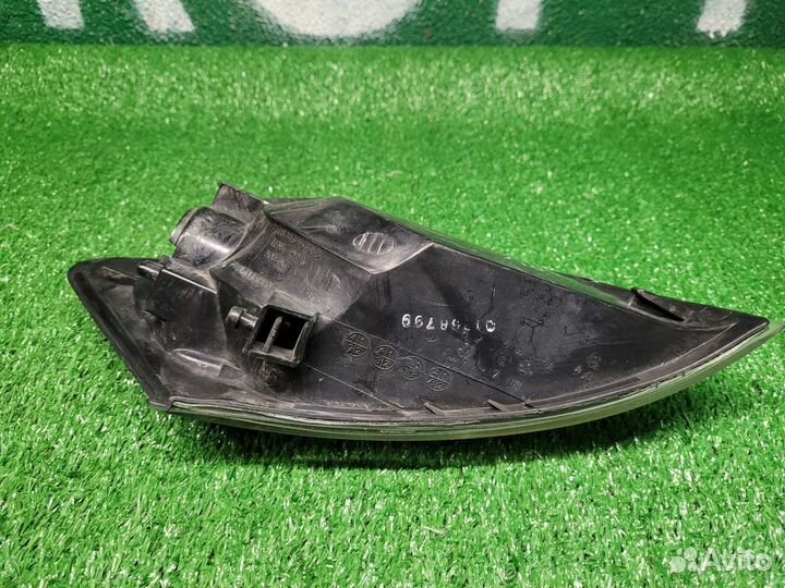 Указатель поворота левый Mazda MPV