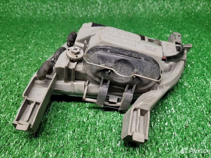 Фара противотуманная правая Mazda 323