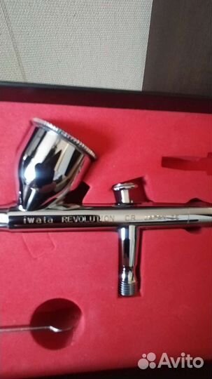 Аэрограф Iwata Revolution HP-CR