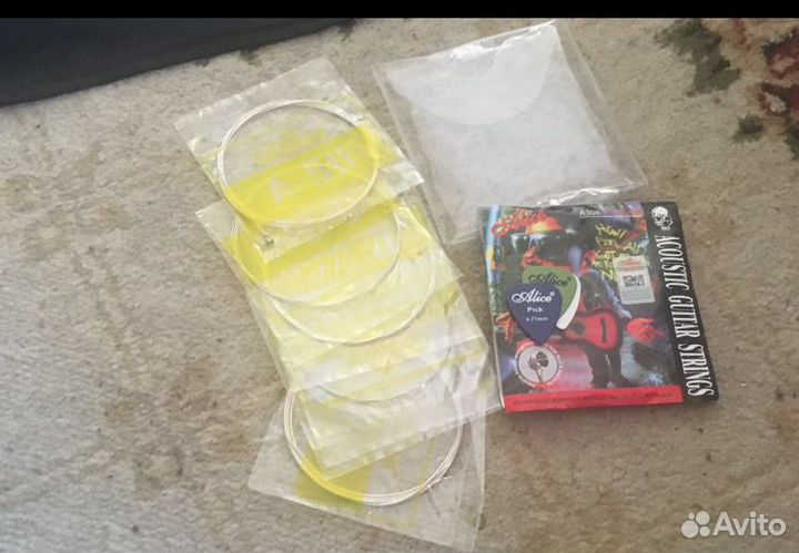 Акустическая гитара б/у