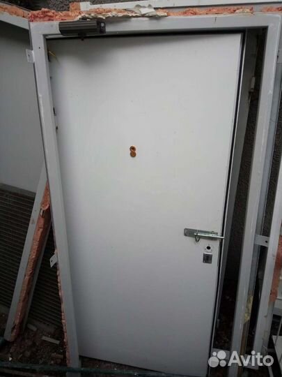 Дверь металлическая противопожарная