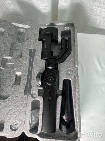 Стабилизатор для съемки Zhiyun smooth 4