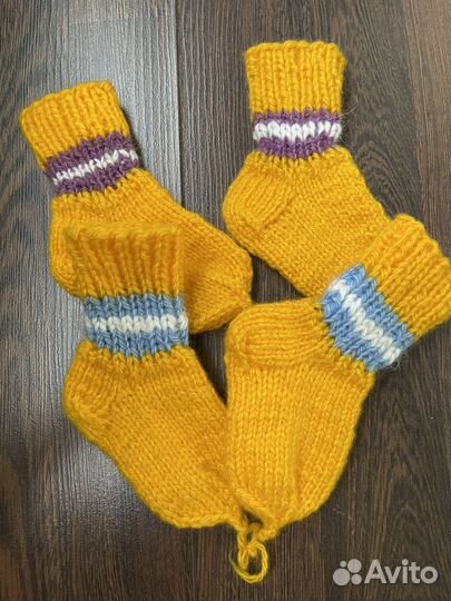 Вязанные носки ручной работы детские для двойни
