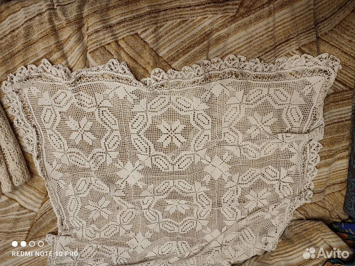 Старинная скатерть, салфетки, подзоры пакетои