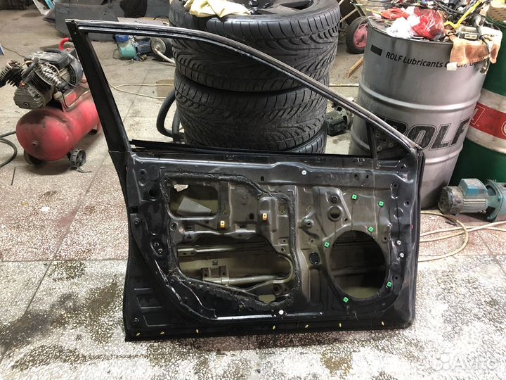 Левая передняя дверь camry 50/55