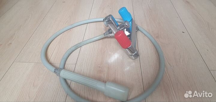 Смеситель для ванны с душем бу