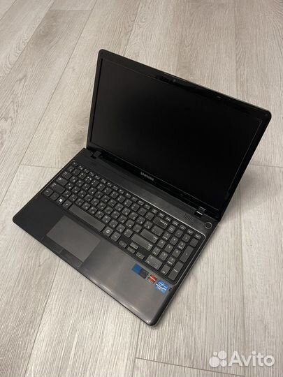 Ноутбук Samsung i7 radeon 12gb ssd 256gb