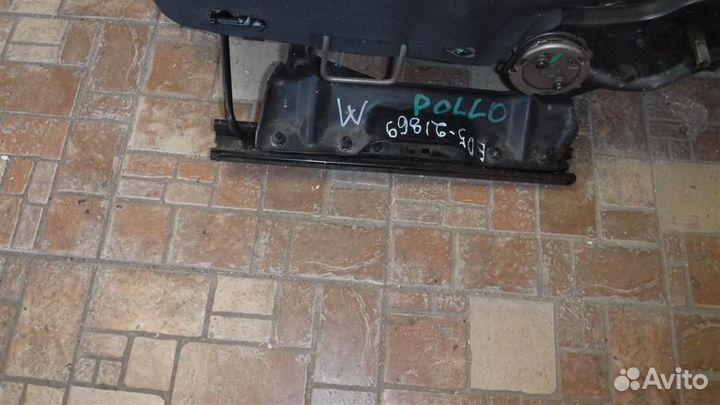 Сиденье переднее левое Volkswagen Polo sedan 2010