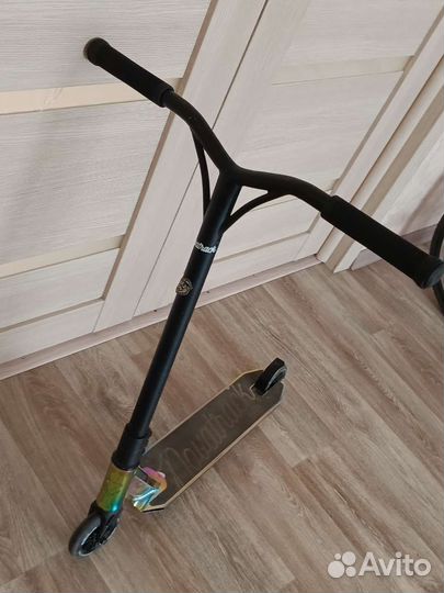 Трюковой самокат novatrack