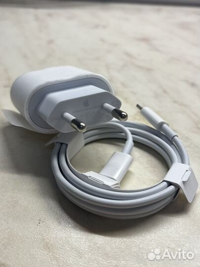 Зарядное устройство для iPhone 20W