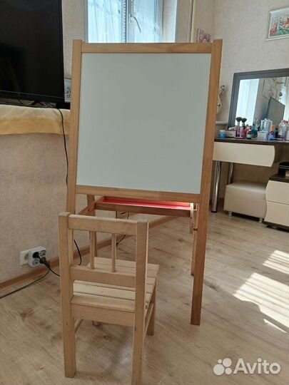 Стульчик детский с мольбертом для рисования