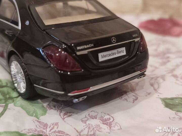 Машинка металлическая Mersedes-Benz S600 1:32